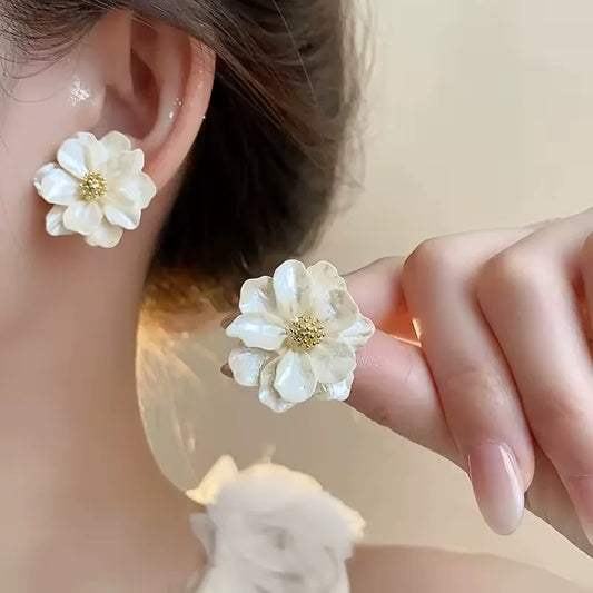 White Acrylic Flower Women's Stud Earrings Folded Florals Korean