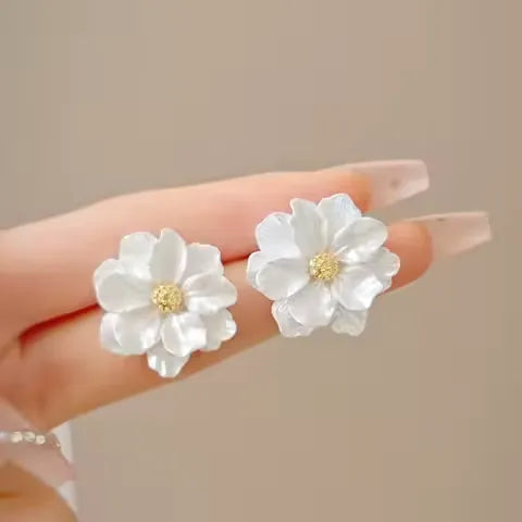 White Acrylic Flower Women's Stud Earrings Folded Florals Korean